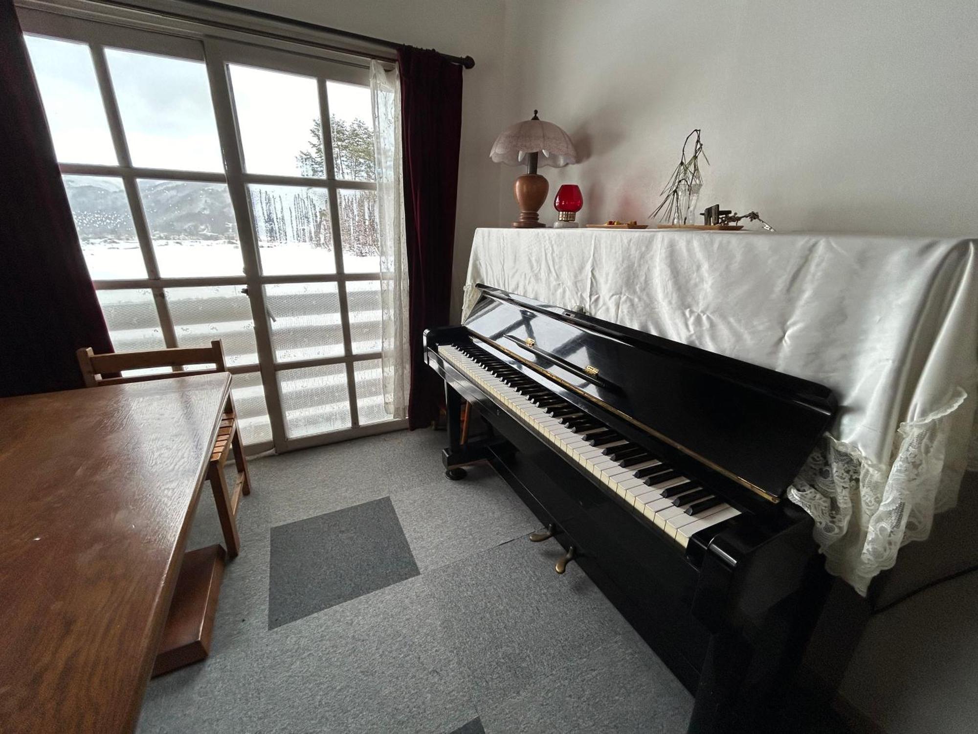Hakuba Snow Fox Bed & Breakfast Exterior photo